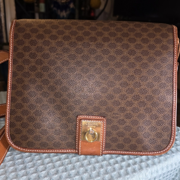 Celine - Picture 1 of 16